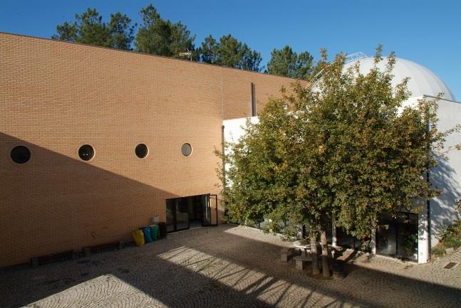 Fundação Joaquim Dos Santos São objetivos da Escola promover o ensino profissional e o reforço das diversas modalidades