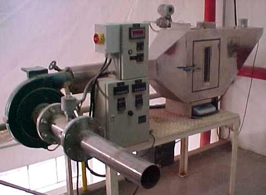 54 Figura 4.3: Foto do secador piloto utilizado no experimento de secagem.