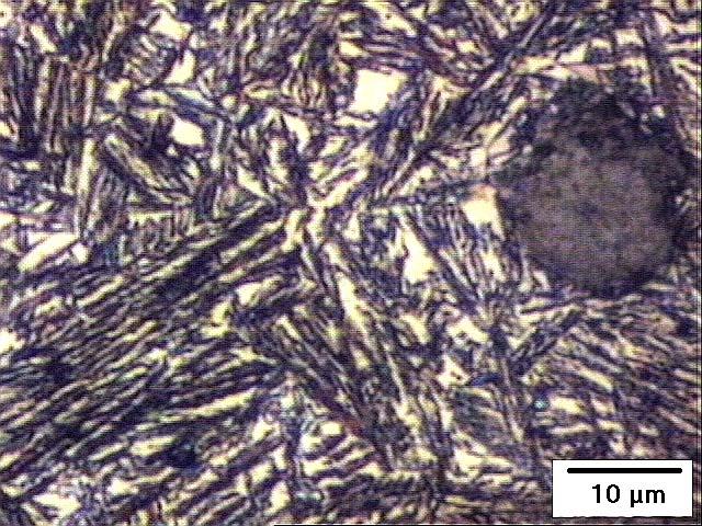 Da mesma forma que na microscopia eletrônica de varredura, foi possível observar que a ferrita acicular