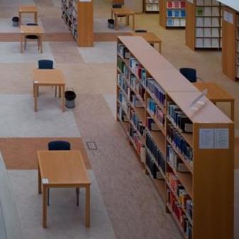 Esta sala está equipada com computadores com software específico para o curso de Arquitetura Paisagista e plotter. Uma outra sala de estudo, a 2.1, fica situada no piso 2 do edifício 2.