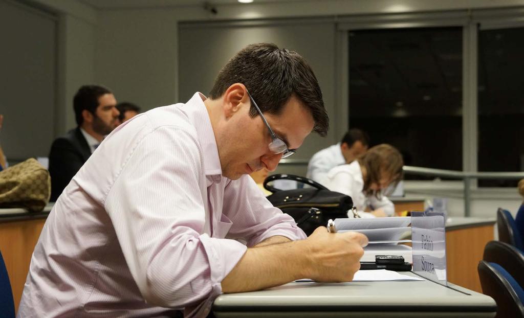 TÓPICOS DO CURSO Shopping Center e o conjunto de relações jurídicas complexas; Relações jurídicas: empreendedores, lojistas, consumidores, trabalhadores, parceiros comerciais e Poder Público; A