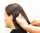 Aplicar o Isotônico Fortificante 10x1 Professional sobre o couro cabeludo e os