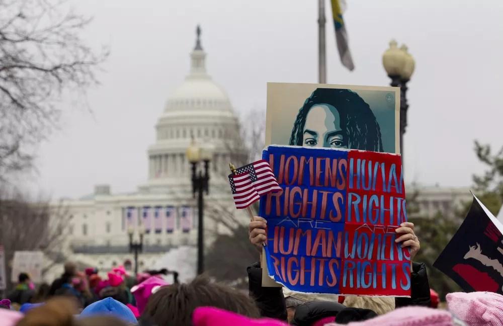 Trump, além de defender os direitos das mulheres e minorias.