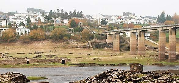 Quanto mais nos aproximamos de Santiago de Compostela, mais povoado fica o Caminho. Sarria é o último ponto de saída de peregrinos que desejam ter direito a Compostelana.