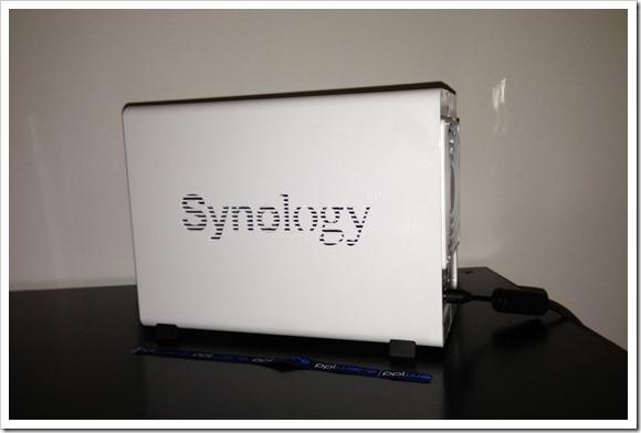 Unboxing NAS Synology DS213j - O poder de armazenamento Date : 1 de Julho de 2013 Hoje em dia, muito por culpa do número de dispositivos que temos e pela quantidade de informação que
