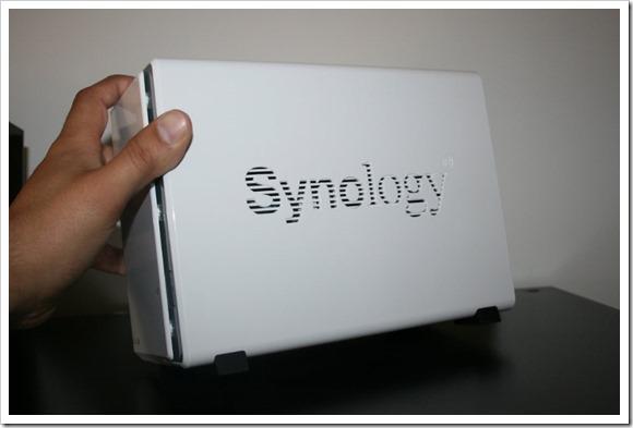 programa incluído Synology Data Replicator e os utilizadores MAC podem usar a aplicação Time Machine do seu sistema.