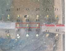 - INSTALAÇÃO EXPERIMENTAL E RESULTADOS OBTIDOS O presente estudo tem como base ensaios realizados num descarregador em degraus construído no pavilhão de modelos exteriores do Núcleo de Recursos