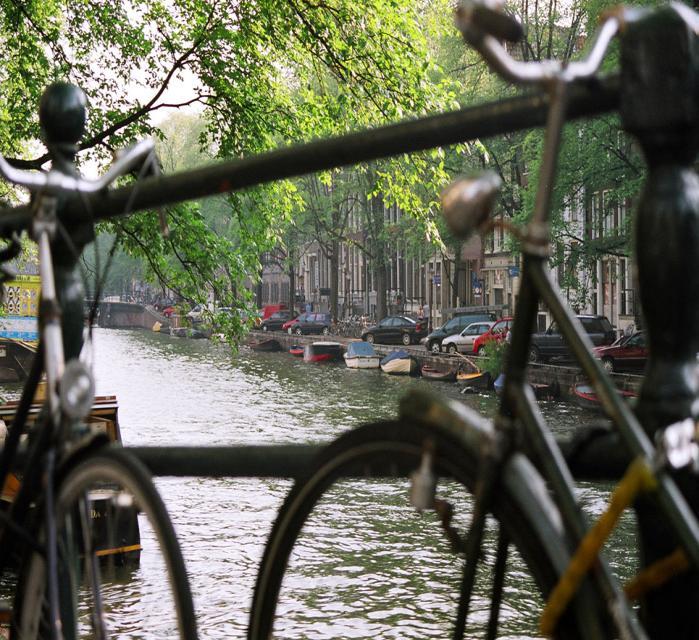 uma cidade com fluidez Cidade: Amsterdã, Holanda - 33% das viagens são feitas por carro - 36%