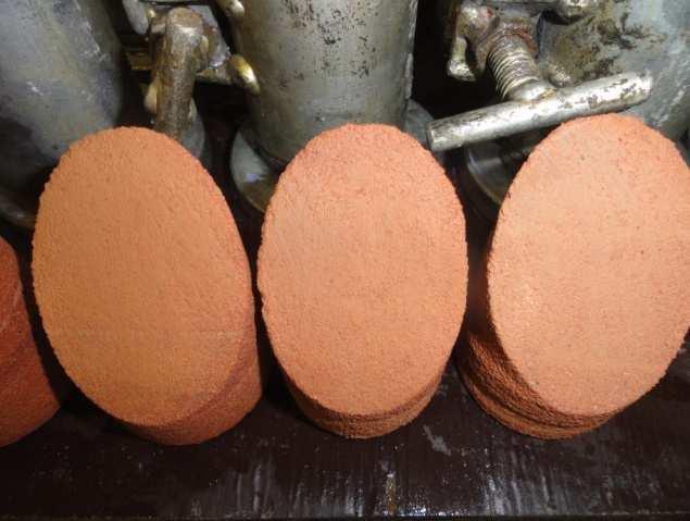 Para a nata de cimento foi realizado ensaios de compressão simples para cada série de consolidação.