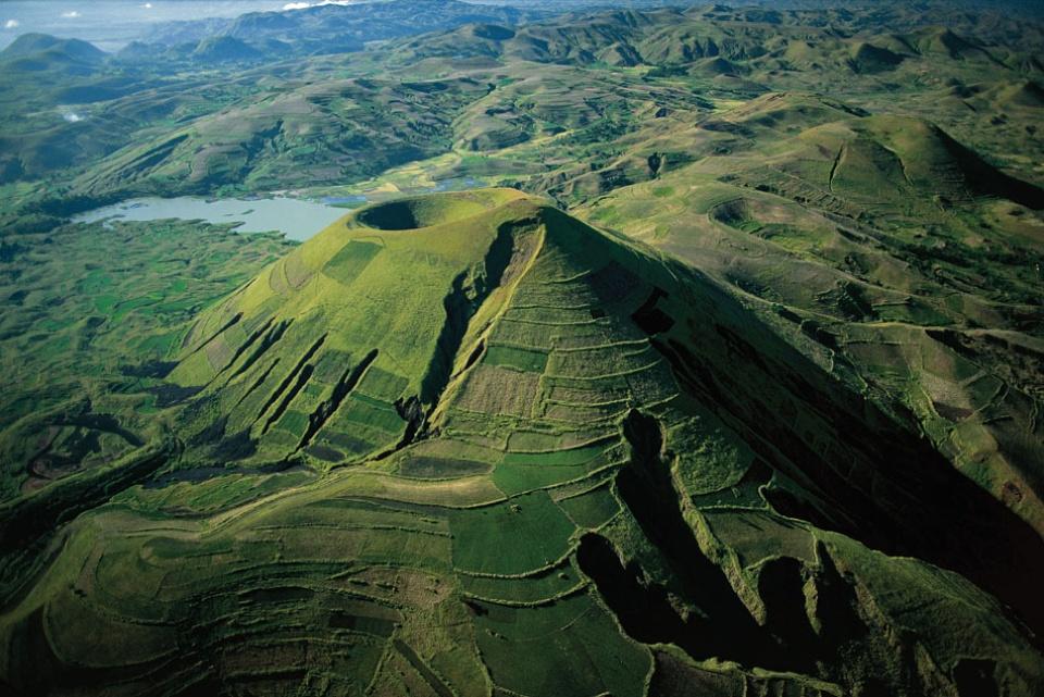 GEOMORFOLOGIA PROCESSOS DE TRANSFORMAÇÃO DA PAISAGEM