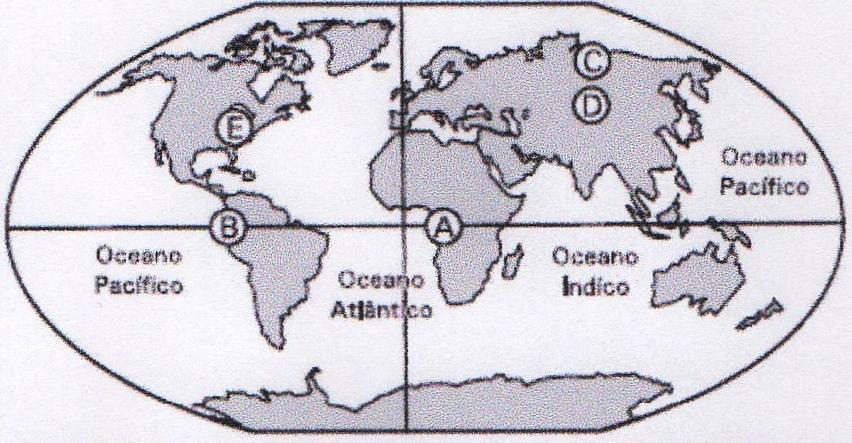 a) Cite os períodos aos qual o autor se refere. b) No período colonial, a produção de cana-de-açúcar ocorreu principalmente em qual macrorregião?