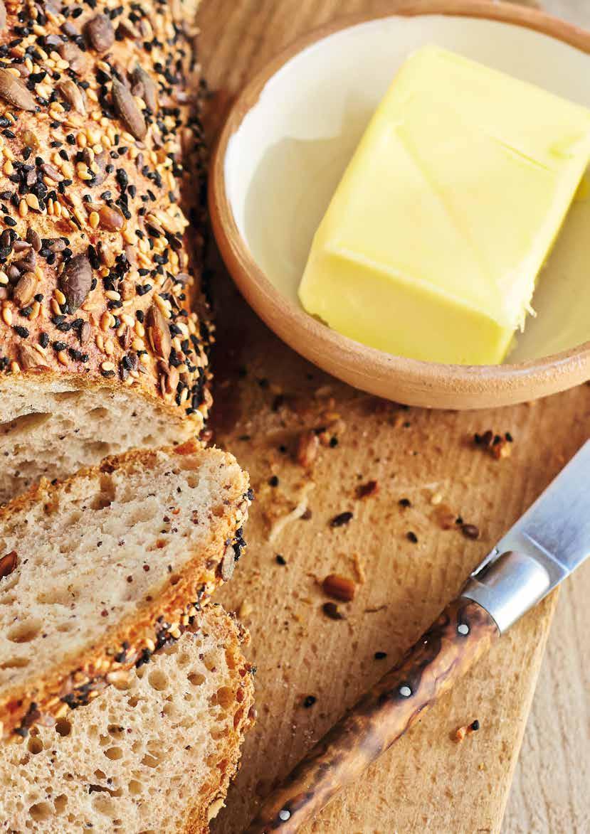 COZINHAR FÁCIL Escolha o forno ideal para si e combine-o com uma das nossas placas mais recentes. Pode ainda adicionar uma elegante chaminé para completar o conjunto.