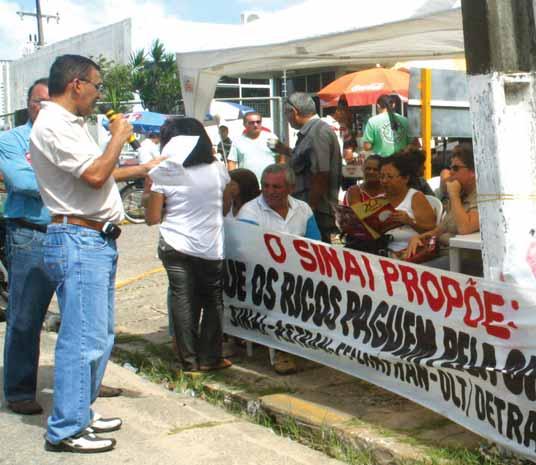 No Detran, o acordo feito em 2008, tendo como mediador do Governo o então Secretário, hoje deputado, Gustavo Carvalho, foi desrespeitosamente descumprido. O Plano de Carrreira não saiu.