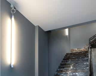 Batten LED Luminária LED de utilização geral com IP67 Batten LED de 24W Alta proteção com classificação IK08 e IP67 Elevado fluxo luminoso de 2.200lm Excelente eficácia de 92lm/W Branco quente (3.