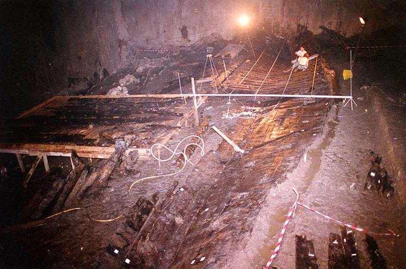O navio do Cais do Sodré Descoberta/ escavação: 1995 Arquivo: CNANS Cronologia: