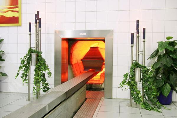 2.4 Crematórios Os crematórios são compostos por fornos com filtros para retenção de material particulado, que cremam corpos em compartimentos isolados (Fig. 4).