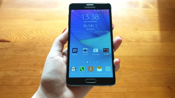 2 - Hardware e Design A Samsung, com o Galaxy Alpha e com o Galaxy Note 4, quis mostrar que a empresa está disposta a definir uma nova estratégia, e respondendo às exigências dos utilizadores largou