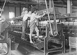 Primeira Revolução Industrial Na segunda metade do século XVIII, a manufatura sucedeu o