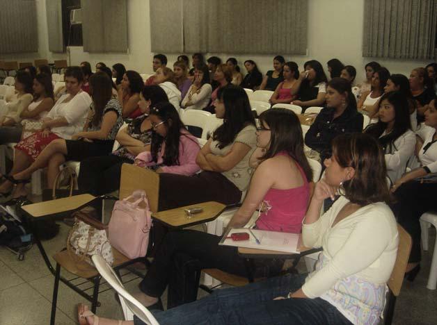 algumas das seguintes atividades: manipulação, preparação, fracionamento, armazenamento, distribuição, transporte, exposição à venda e entrega de alimentos preparados ao consumo, tais como: cantinas,