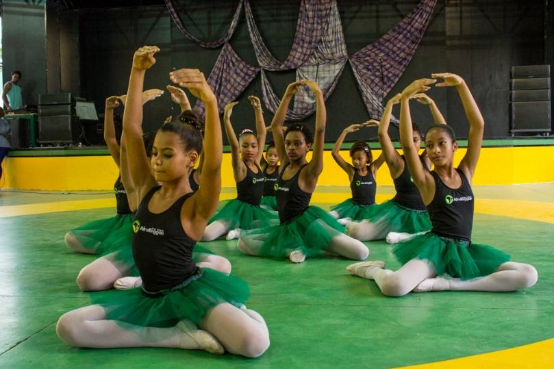 Foto: André Santos No eixo dança apostamos nesta área como uma importante ferramenta que contribui para que crianças e adolescentes aprendam a criar, a se expressar e a brincar com o corpo de forma a