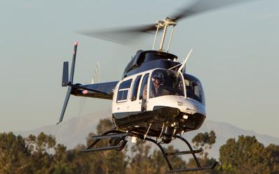 119 lbs, o Bell 206L4 é um helicóptero monomotor seguro e aprovado pelo tempo.