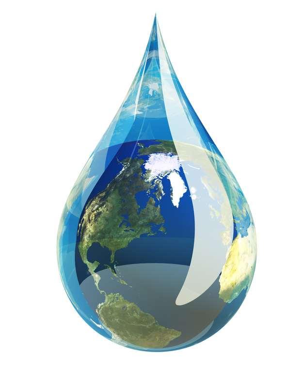 Água no Planeta Terra (Stikker, 1998) 97,5% Salgada 2,5% Doce 69% Geleiras e neves eternas 29,8% Subterrânea 0,9%