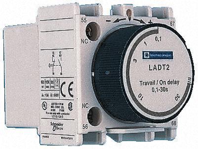 3.8.4 - Temporizador Pneumático É um dispositivo de tempo de ação pneumática, utilizado em comando de chaves magnéticas. 3.8.4.1 - Vantagens: Custo reduzido Funcionamento simplificado Ampla gama de variação de tempo Economia de espaço (acoplamento direto no contator) Fig.