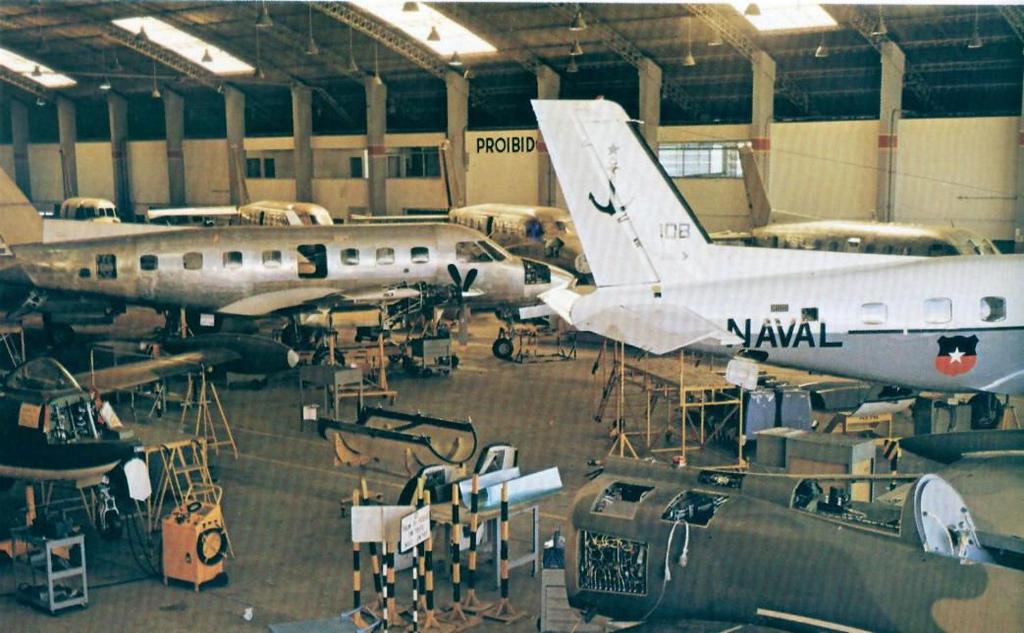 Linha de produção do Bandeirante na Embraer. (Foto: Embraer) As versões seguintes foram as EMB-110 P1 e EMB-110P2.
