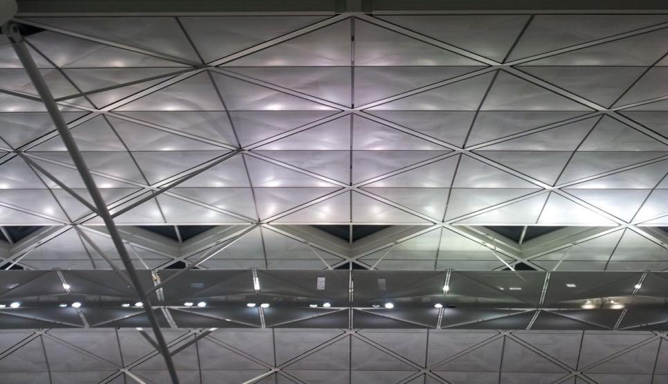 As luminárias do Aeroporto Internacional de Hong Kong são um exemplo de customização, criada pelo R&D da KINGSUN Luminárias de vapor metálico de 400W