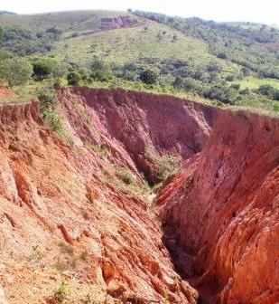 áreas de cultivo temporário; Técnicas de conservação do solo: Reflorestamento em áreas íngremes; Cultivo em curvas de nível