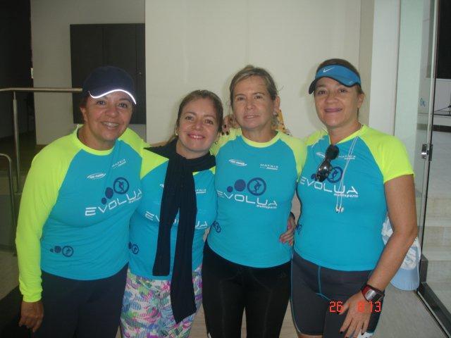 Ana Cecília no meio de Rita, Regina e Rosane que estão se preparando para estrear na meia-maratona do Rio de janeiro em Julho boa sorte. Pessoal, infelizmente está na hora de encerrar.