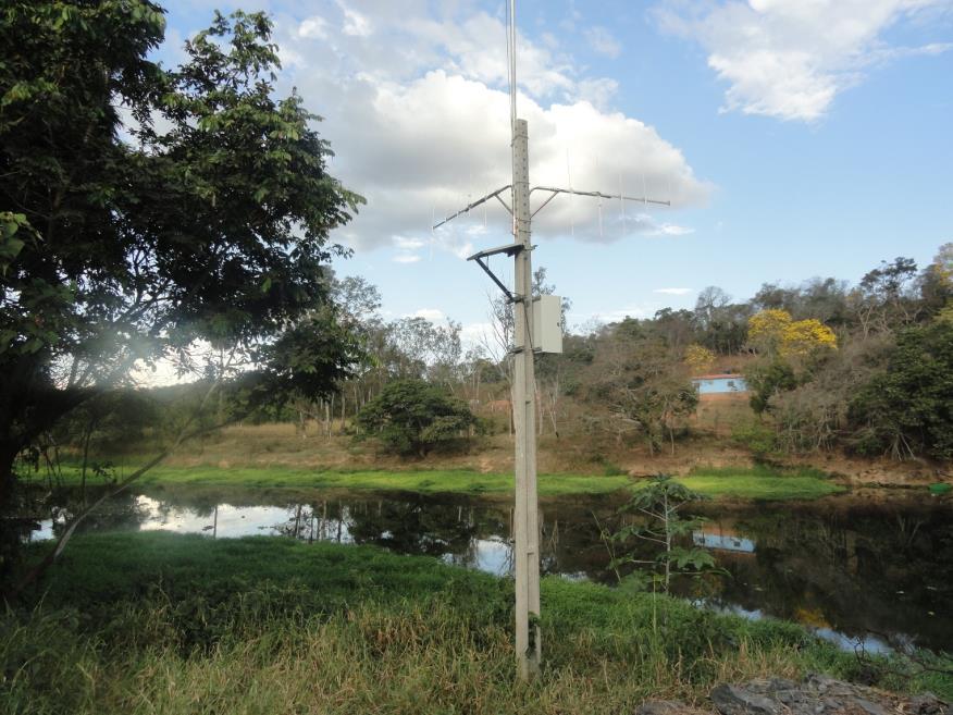 54 Figura 4 - Estação fixa de telemetria. Fonte: Dados do autor (2016) Adicionalmente, monitoramentos foram realizados por aeronave monomotor.