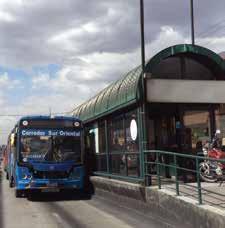 adas em alguns dos intensos do mundo. Quito, Equador (ônibus) A frota de transporte público de troleibus de Quito, Equador, movimenta diariamente um total de 250.000 passageiros.