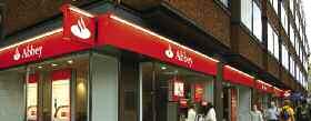 O Santander é o segundo banco do Reino Unido por hipotecas e o terceiro por depósitos, e conta com 25 milhões de clientes no país.