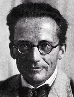 Erwin Schrödinger Estabeleceu uma equação matemática para localizar o orbital do elétron do hidrogênio.