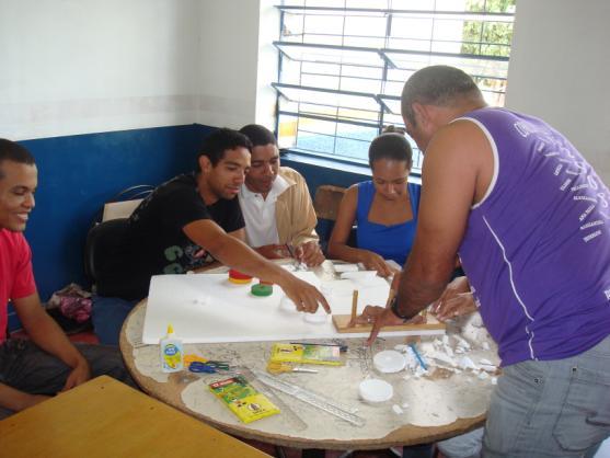 A oficina foi desenvolvida para os professores, com atividades envolvendo os temas solicitados. Com o objetivo de conceitos matemáticos com o uso do jogo de blocos lógicos, Torre de Hanói e Tangram.