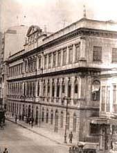 anexado à Academia de Belas Artes. Escola de Belas-Artes abrigou o Conservatório de 1855 a 1872 Sua primeira sede própria foi inaugurada em 1872, pela Princesa Isabel, na Rua da Lampadosa, atual nº.