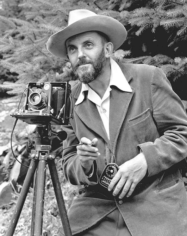 1 Ponderada ao centro, 2 parcial, 3 matricial, 4 pontual Sistema de Zonas Ansel Adams (1902 1984) O Sistema de Zonas é um método fotográfico desenvolvido pelo fotógrafo oriundo de São Francisco,