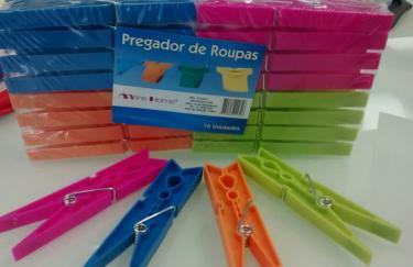 10 YH10007 LIXEIRA INOX 5L YINS HOME R$ 27,06 10 6 7899806902143 7323.93.00 10 YH07065 CONJUNTO DE PRENDEDORES PLÁSTICO P/ SACO 6 PÇS R$ 3,50 10 96 7899806902372 3924.90.00 10 YH07066 CONJUNTO DE PRENDEDORES PLÁSTICO P/ SACO 8 PÇS R$ 3,50 10 96 7899806902389 3924.