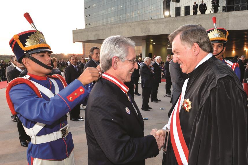 Conquistas Tribunal Superior do Trabalho homenageia presidente da FIESC com Ordem do Mérito do