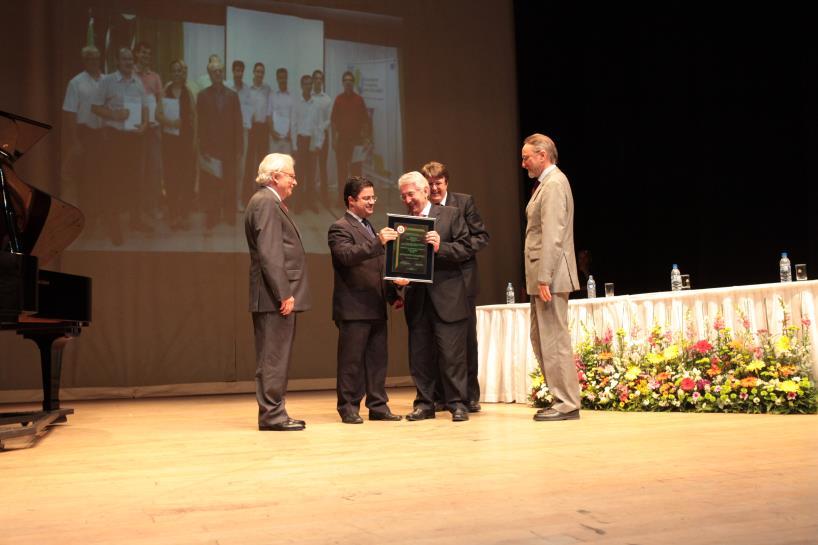 Brasília, 11 de agosto de 2014 Prêmio Elpídio Barbosa, concedido pelo Conselho Estadual de Educação à