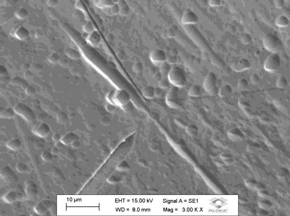 tratamento térmico (c); Micrografias eletrônicas de varredura para as mesmas após