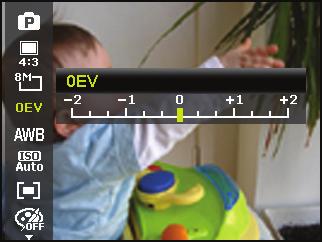 Korekta naświetlenia (OEV) Dzięki korekcie naświetlenia (EV = Exposure Value) możesz adaptować zdjęcia, które bez tego ustawienia byłyby za jasne lub za ciemne.