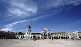 em Portugal; Visita à Oeiras (maior Distrito Empresarial e de Negócios de Portugal); Jantar de Negócios com o Prefeito de Oeiras e empresários