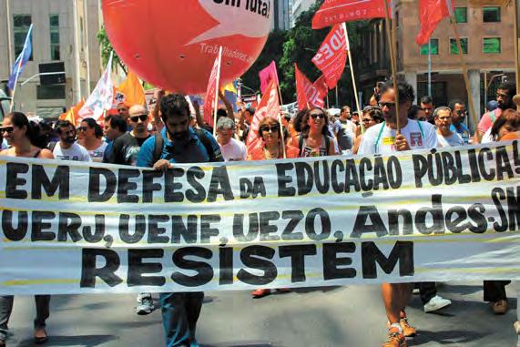 Imprensa ANDES-SN Foto: Renata Maffezoli / ANDES-SN Docentes protestam contra a