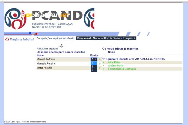 Para adicionar mais equipas, clicar no sinal Adicionar equipas e automaticamente aparece no menu Equipa o número da equipa para seleção.