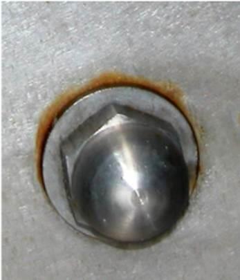 confinadas). Corrosão por frestas em um sistema de tubulação de aço inox 304L causa: soldagem sem penetração completa http://www.ssina.