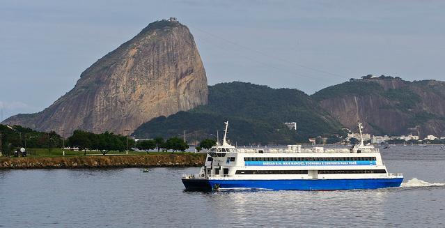 Preço da tarifa varia de R$4,80 e R$12,0 reais, dependendo da distancia da viajem, ou bilhete único de R$ 3,30 reais.