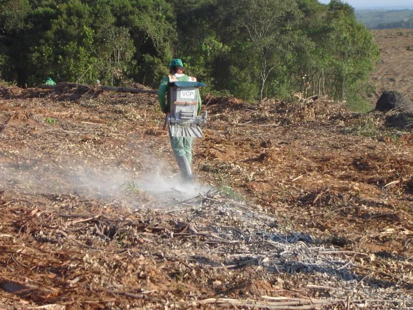 Forma de aplicar calcário em área