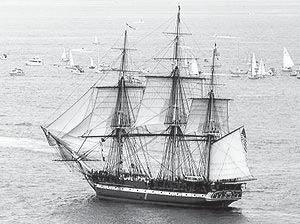 Nos itens de 11 a 20, a seguir, são avaliados conhecimentos em língua inglesa. 1 4 7 10 13 16 19 USS Constitution under sail in Massachusetts Bay, 21 July 1997.